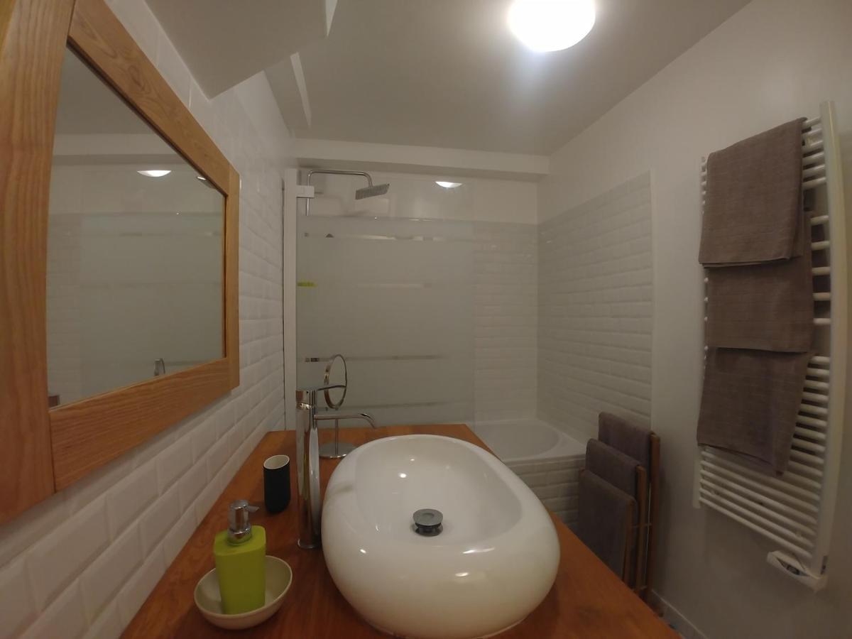 Central & Nice ! 3 Bedrooms, 2 Bathrooms パリ エクステリア 写真